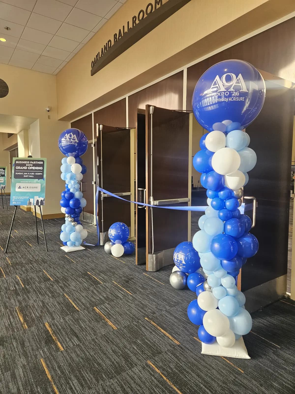 AOA Expo 2026 Acrisure Balloon Columns Marriott Oakland — view 02