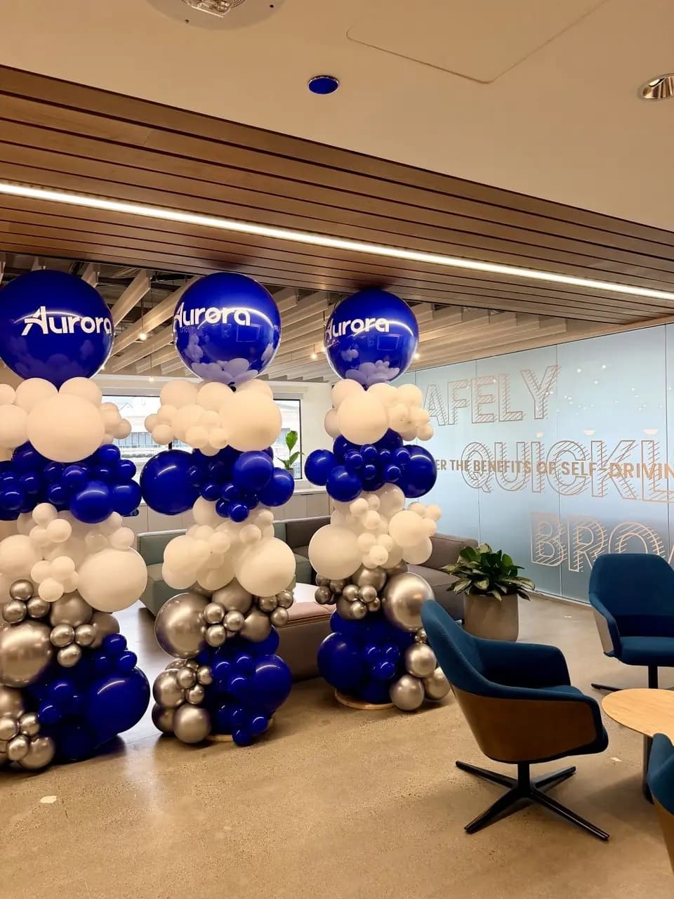 Aurora Innovation Corporate Event Balloon Columns — view 02