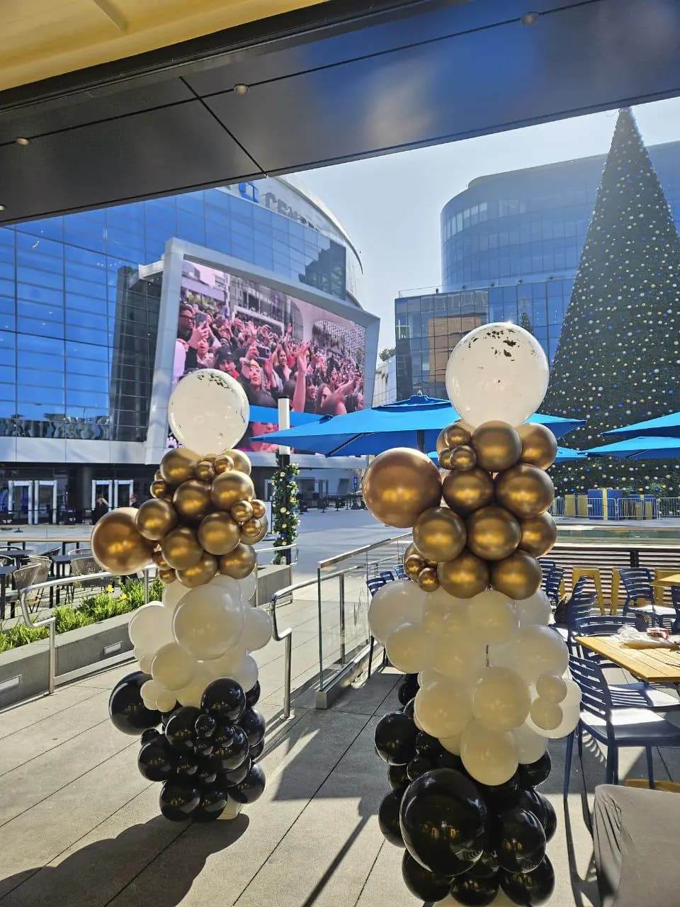 Chase Center City Edition Balloon Columns San Francisco — view 01