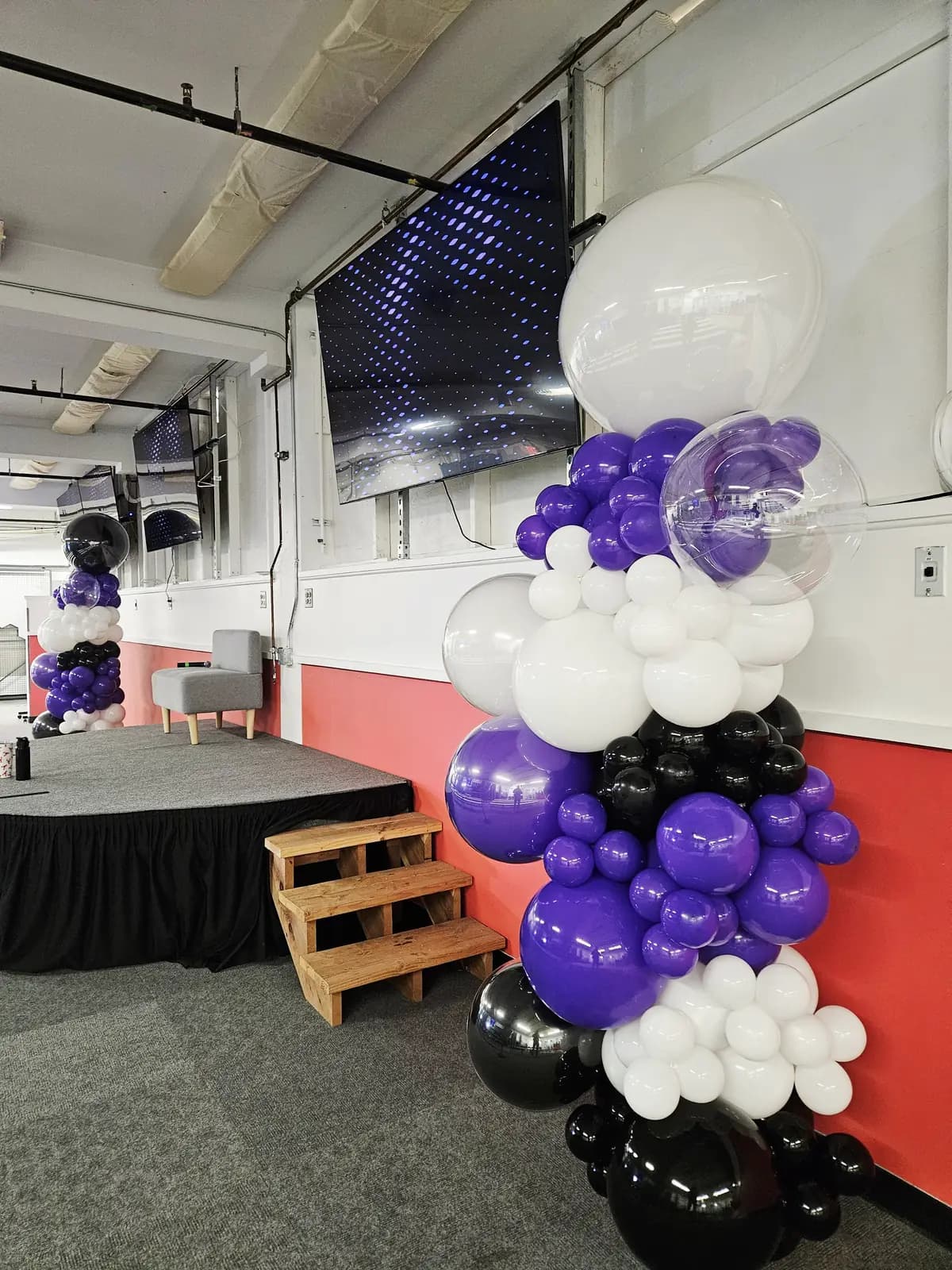 Corporate Stage Purple Black White Balloon Column — view 01