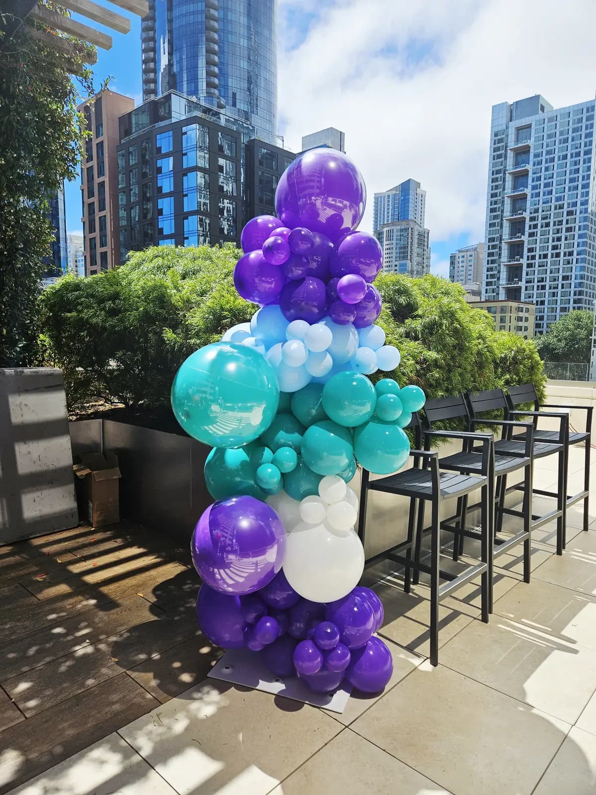 Delinea Rooftop Corporate Event Balloon Column — view 01
