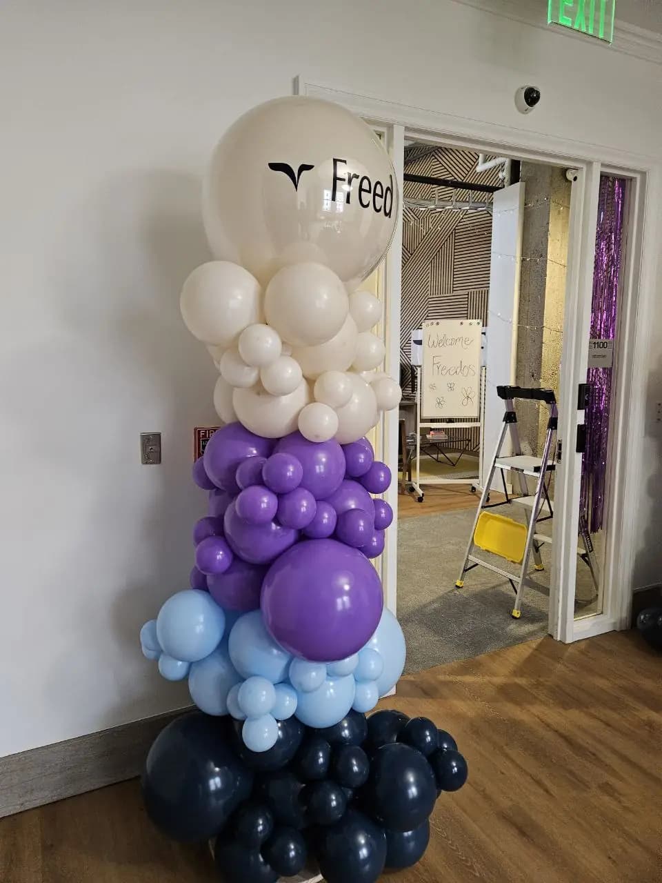 Freed Corporate Office Balloon Column — view 01