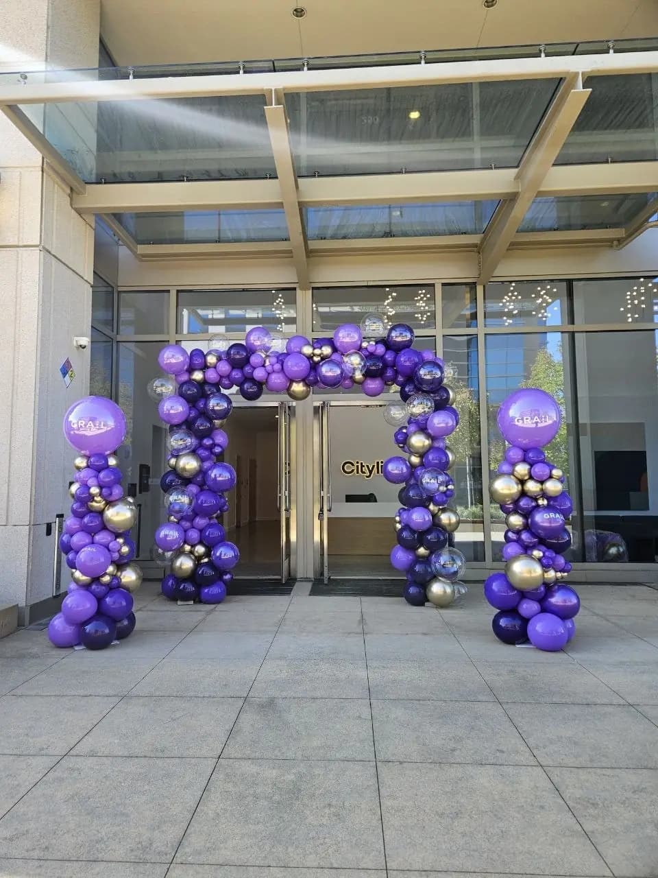GRAIL Cityline Office Opening Balloon Decor — view 05