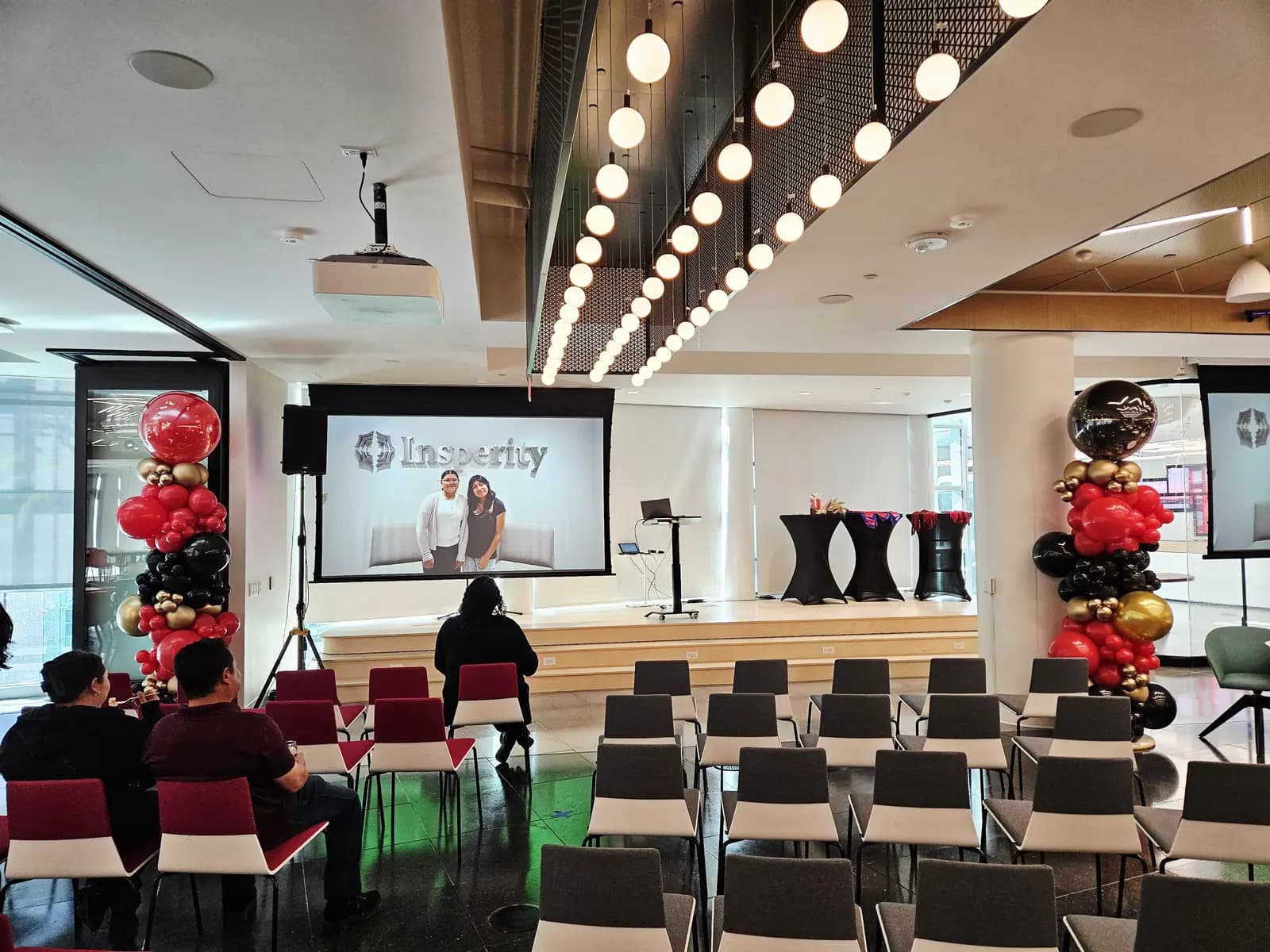 Insperity Corporate Conference Balloon Columns Stage — view 01