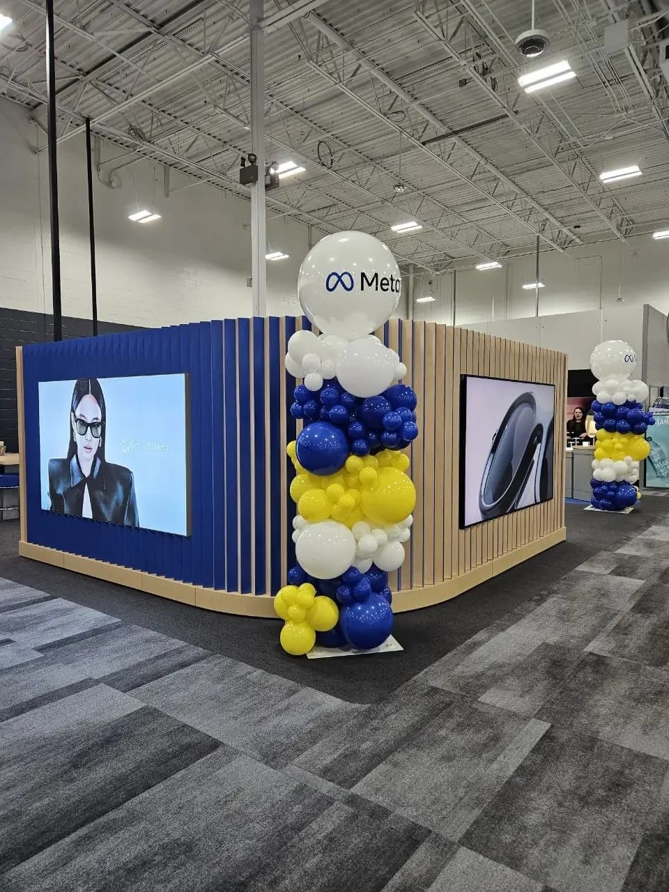 Meta Product Event Branded Balloon Columns — view 04