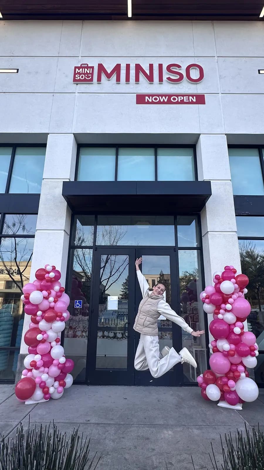 MINISO Grand Opening Balloon Columns Bay Area — view 01