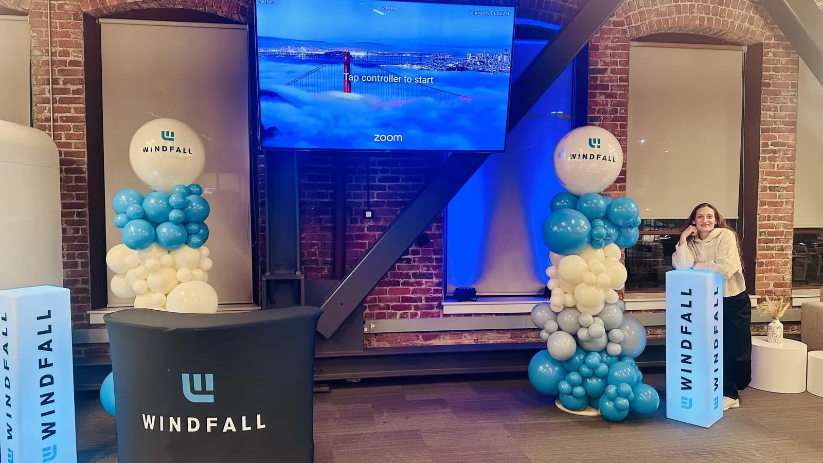 Windfall Corporate Presentation Balloon Columns — view 03