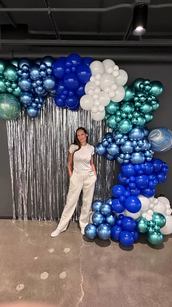 Completed metallic organic balloon backdrop from the Tech Summit 2025 project in San Francisco, California (image 4 of 5).