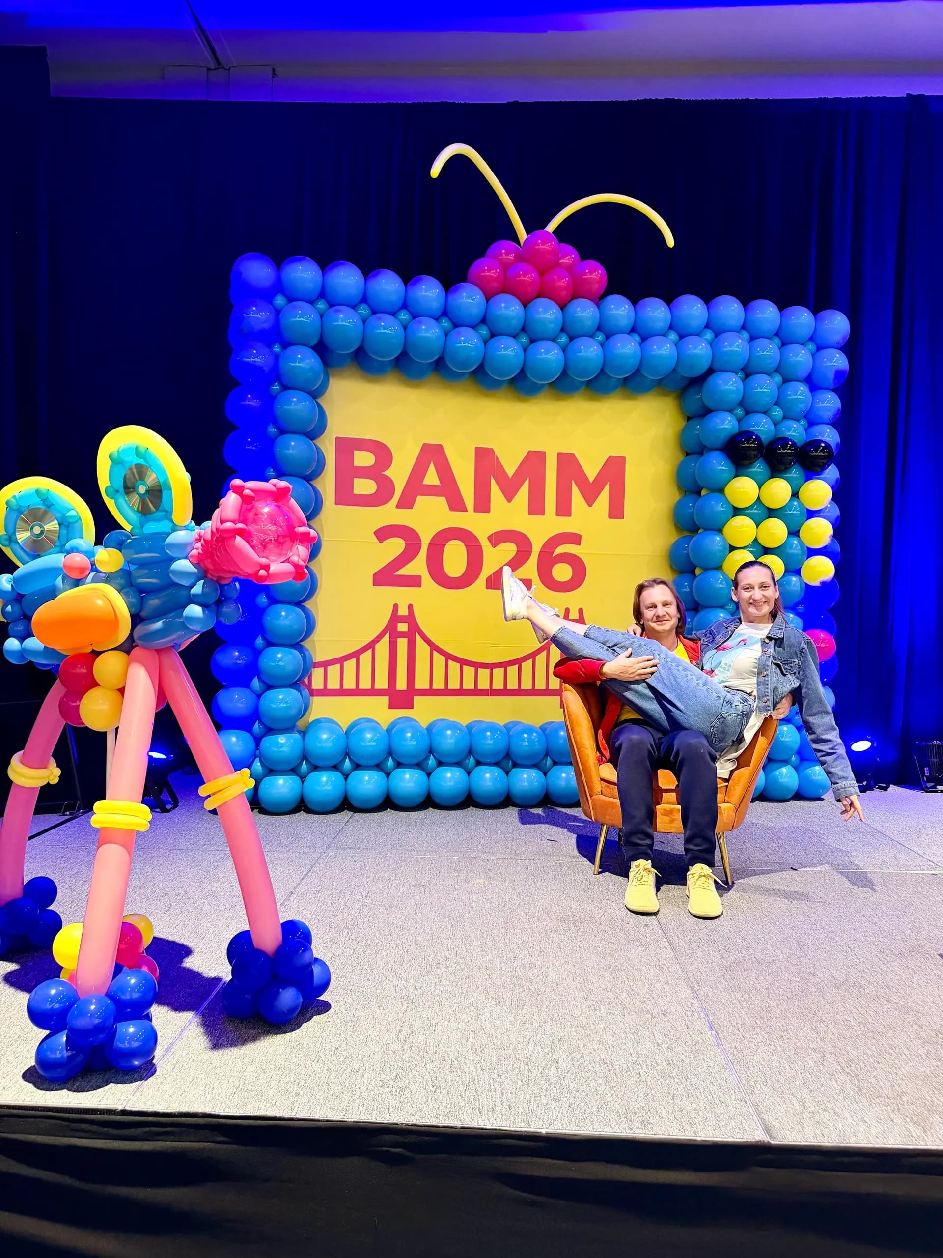 Large-scale corporate balloon installation, Conference, Hyatt Regency San Francisco Airport — view 7 of 7.