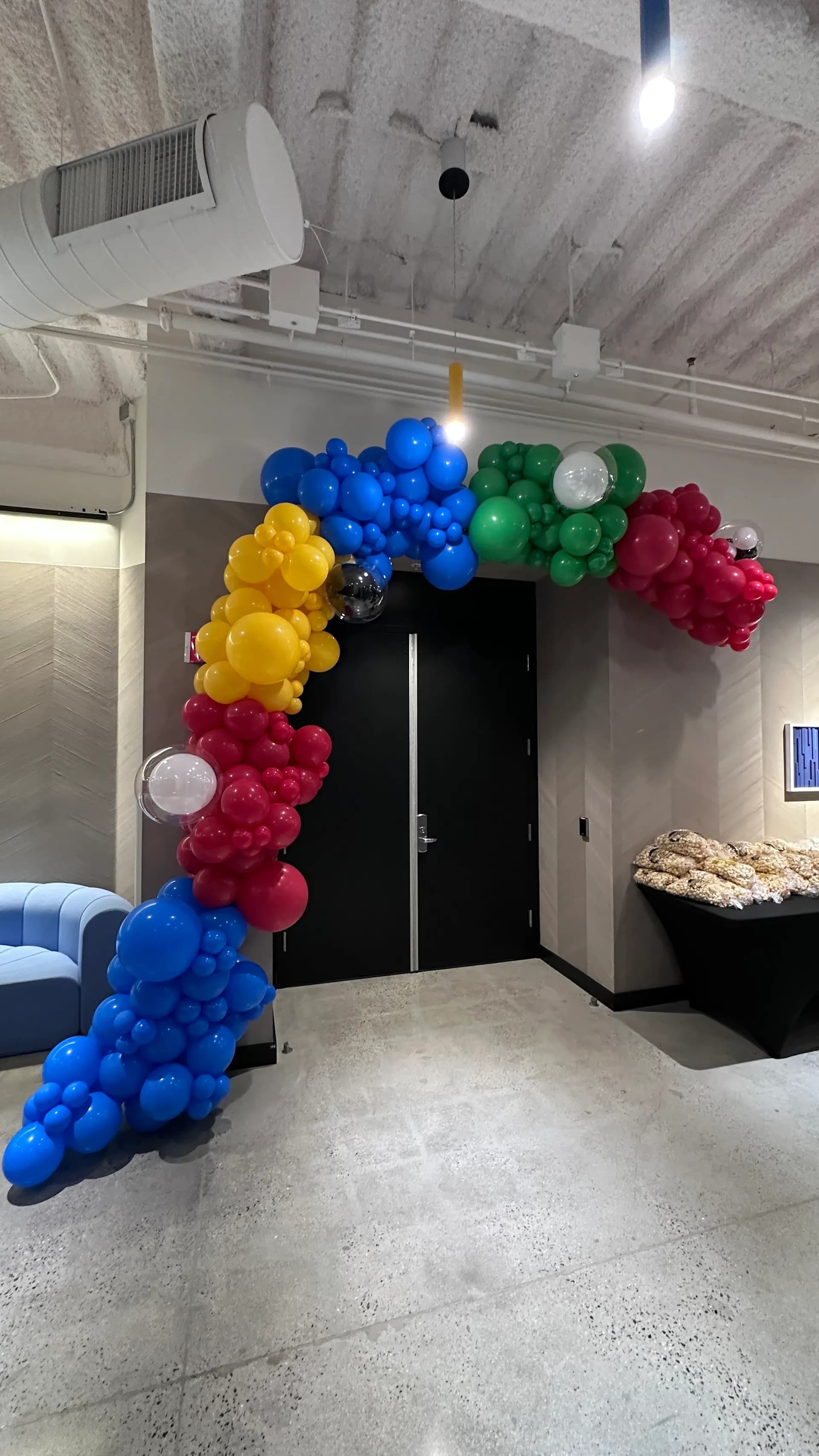 Google's Corporate Office Event in San Francisco Bay Area: balloon arch, garland and presentation décor, view 2 of 3.