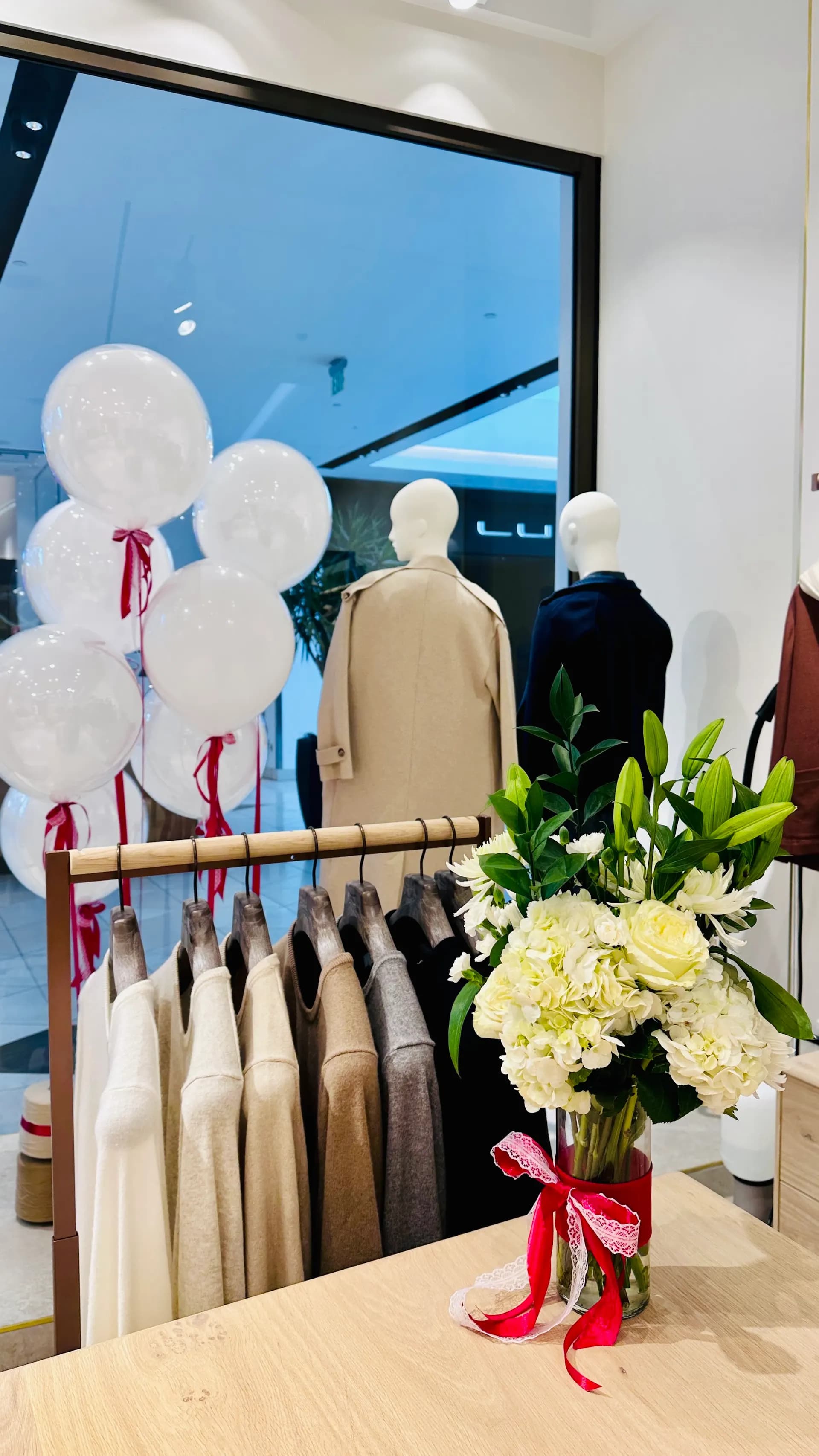 Retail balloon display at the Storefront Brand Activation in Westfield Valley Fair, San Jose.